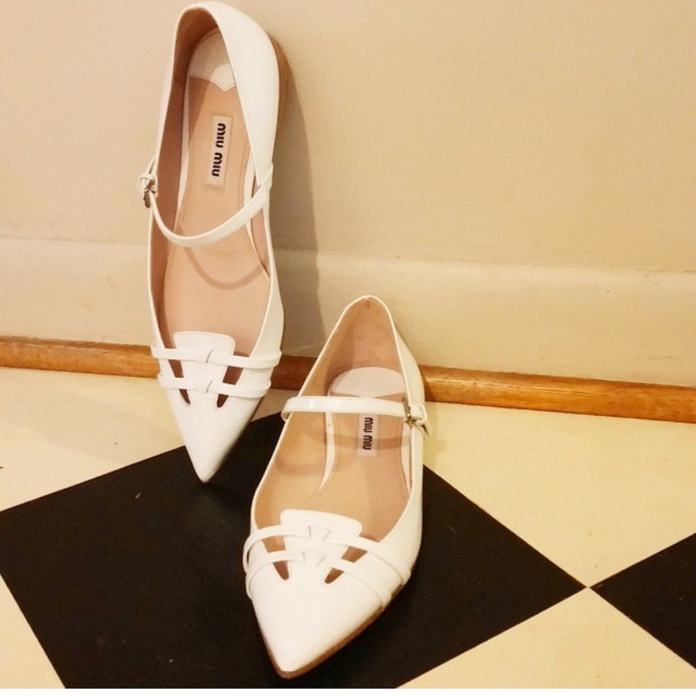 Miu Miu white patent leather flats size 36